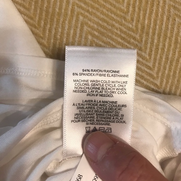 Express mock neck tank in ivory - Picture 5 of 5